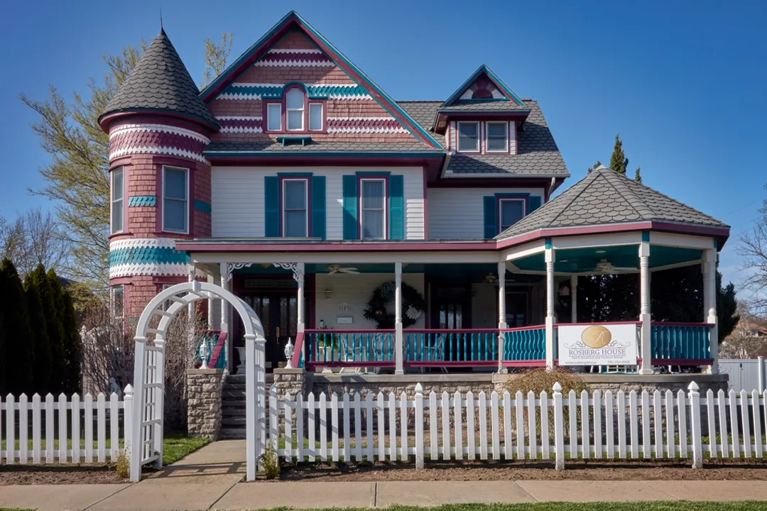 Victorian bed and breakfast inn, credit card processing for B&Bs